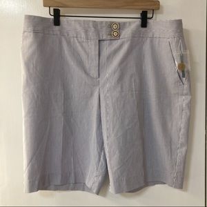 NWT Attention Bermuda Stripe Stretch Solid Shorts Relaxed Fit Women’s Size 16